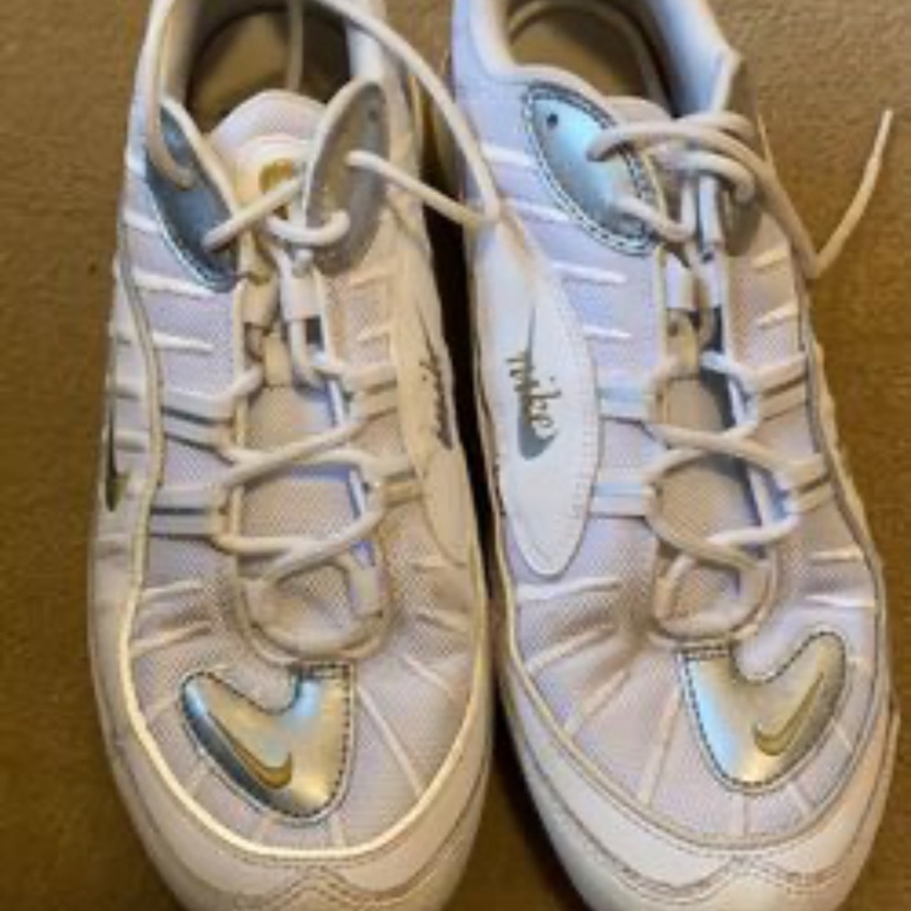 sz 10 nike shoes